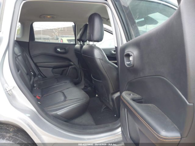 3C4NJDCB9JT267021 Jeep Compass Limited 4x4