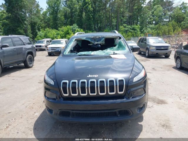 1C4PJLCB2HD222277 Jeep Cherokee Latitude Fwd