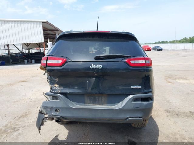 1C4PJLCB2HD222277 Jeep Cherokee Latitude Fwd