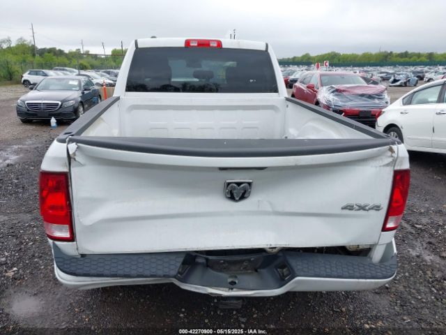 1C6RR7FG5KS636714 RAM 1500 Classic Express  4x4 6'4 Box
