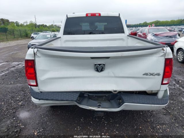 1C6RR7FG5KS636714 RAM 1500 Classic Express  4x4 6'4 Box