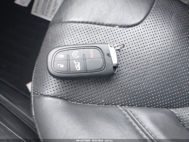 1C4PJMDX9KD102323 Jeep Cherokee Limited 4x4