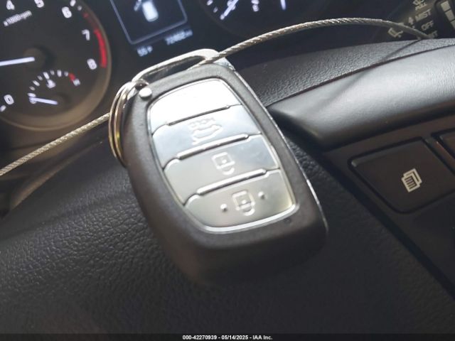 KM8J3CA49HU433024 Hyundai Tucson Se Plus