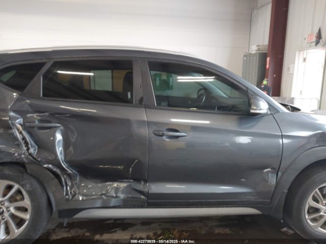 KM8J3CA49HU433024 Hyundai Tucson Se Plus