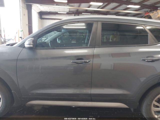 KM8J3CA49HU433024 Hyundai Tucson Se Plus