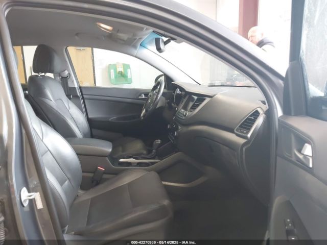 KM8J3CA49HU433024 Hyundai Tucson Se Plus