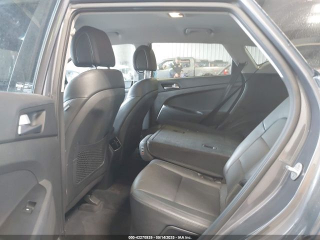 KM8J3CA49HU433024 Hyundai Tucson Se Plus
