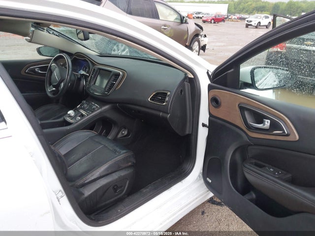 Chrysler 200 C 2015 1C3CCCEG0FN543683 Image 5
