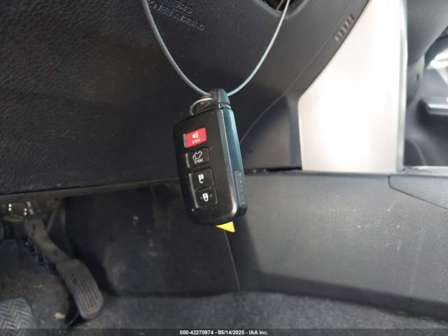 2T3YFREV3JW407107 Toyota 2ar-fe
