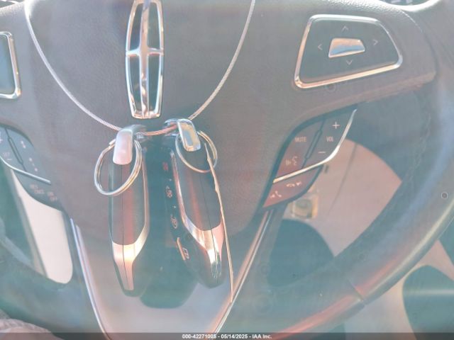 5LMTJ3DH3GUJ20205 Lincoln Mkc Reserve