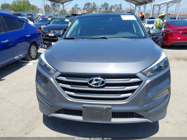 KM8J33A20JU799412 Hyundai Tucson Value