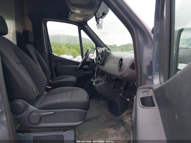 WD4PF1CD1KP149776 Mercedes-Benz Sprinter 2500 High Roof V6