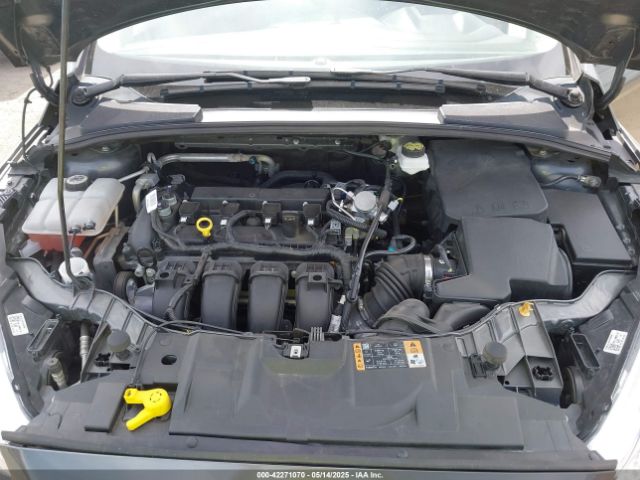 1FADP3F20JL327186 Ford FOCUS SE
