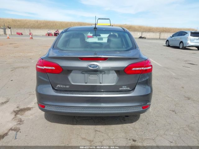 1FADP3F20JL327186 Ford FOCUS SE