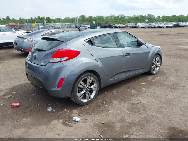 KMHTC6AD5GU302830 Hyundai Veloster