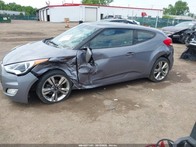 KMHTC6AD5GU302830 Hyundai Veloster