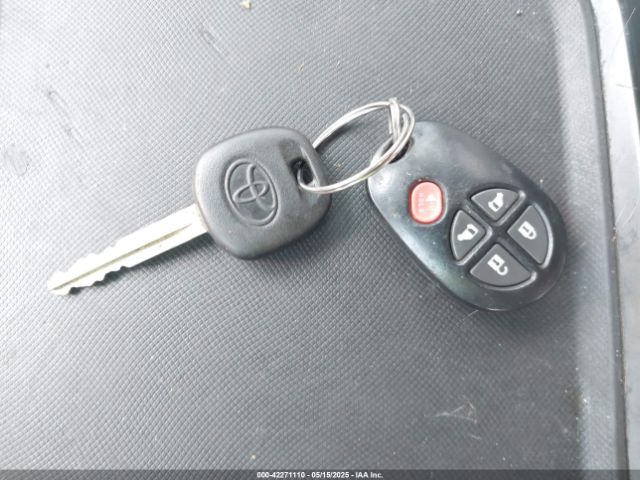 5TDKK3DC6ES442682 Toyota Sienna Le V6 8 Passenger