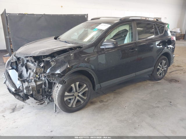 Toyota RAV4 LE 2017 2T3BFREV5HW635674 Image 2