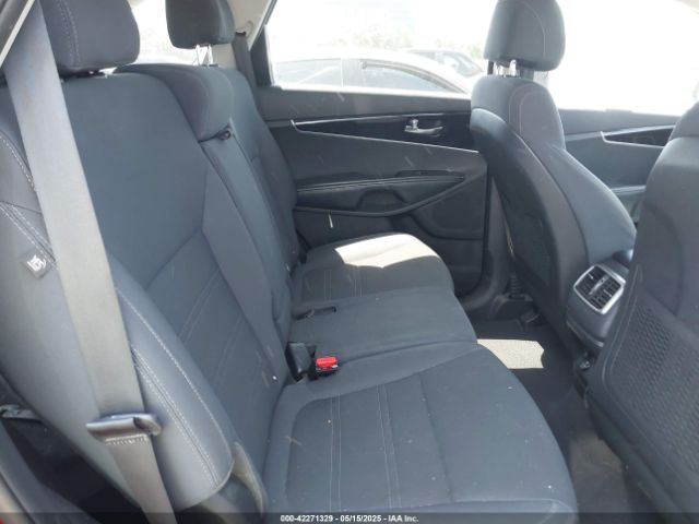 5XYPGDA55HG203645 KIA Sorento 3.3l Lx