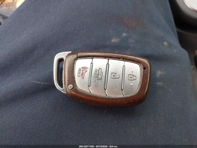 5NPD84LF2HH000601 Hyundai Elantra Limited