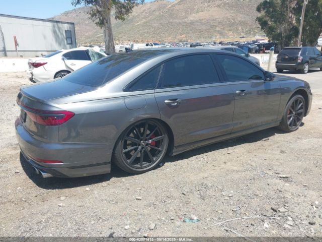 2023 AUDI S8 WAULSBF88PN002413 Photo 3