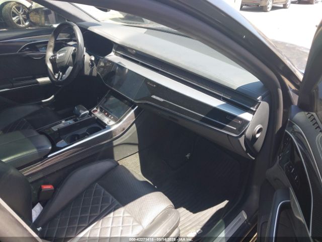 2023 AUDI S8 WAULSBF88PN002413 Photo 4
