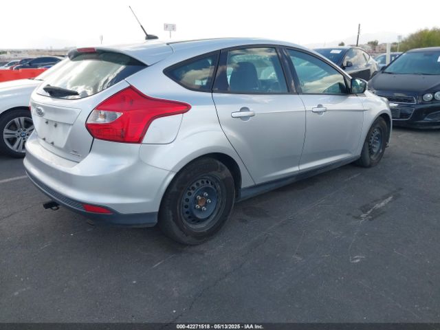 1FADP3K27EL113632 Ford FOCUS SE