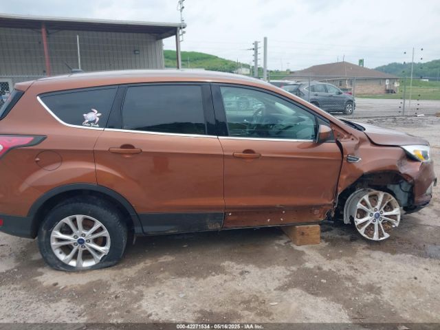 1FMCU9GD2HUB40534 Ford ESCAPE SE