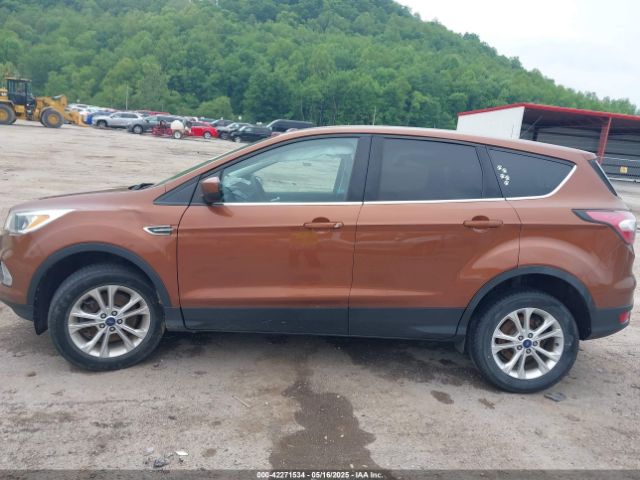 1FMCU9GD2HUB40534 Ford ESCAPE SE