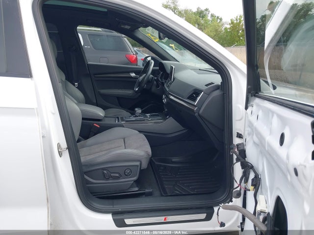 2019 AUDI SQ5 WA1C4AFY7K2015553 Photo 4