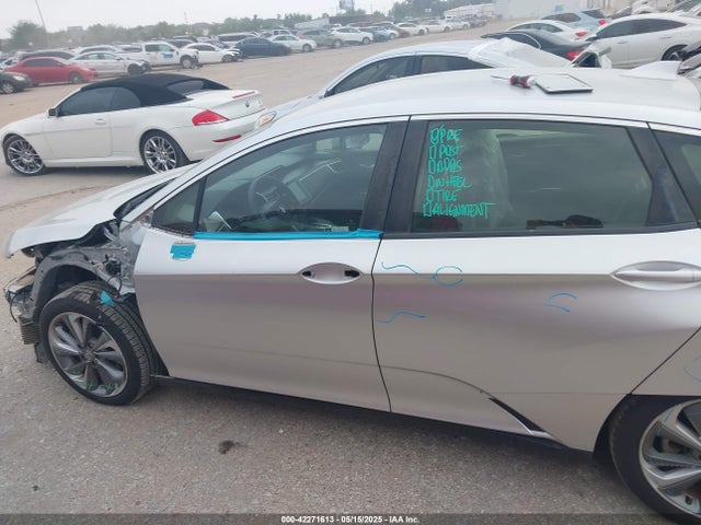 Продаж на аукціоні авто 2018 Honda Clarity Plug-in Hybrid, vin: JHMZC5F17JC020224, номер лоту: 42271613