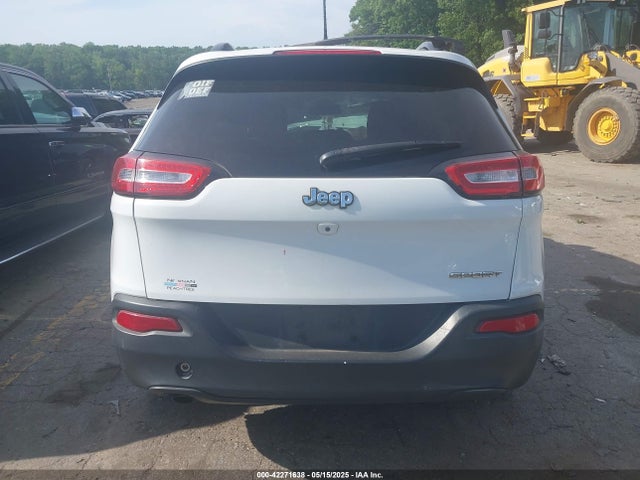 1C4PJLAB6HW669069 Jeep Cherokee Sport Fwd