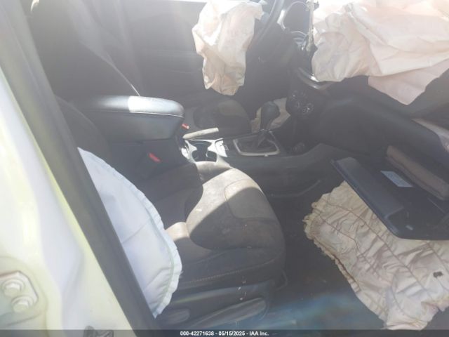 2017 JEEP CHEROKEE 1C4PJLAB6HW669069 Photo 4