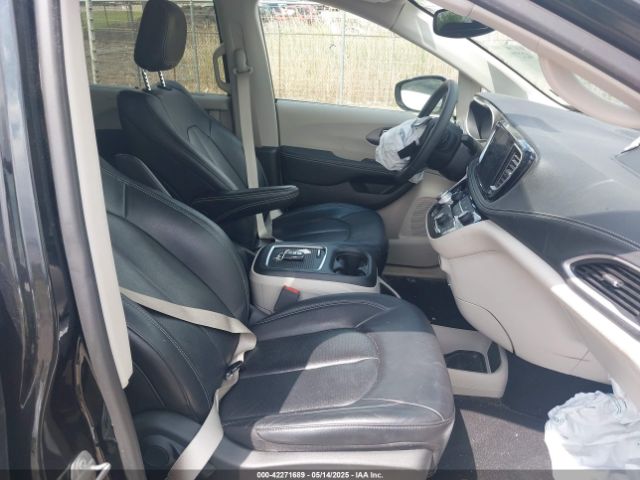 2C4RC1BG3NR146081 Chrysler Pacifica Touring L