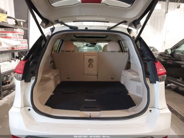 JN8AT2MV8HW256848 Nissan Rogue Sl
