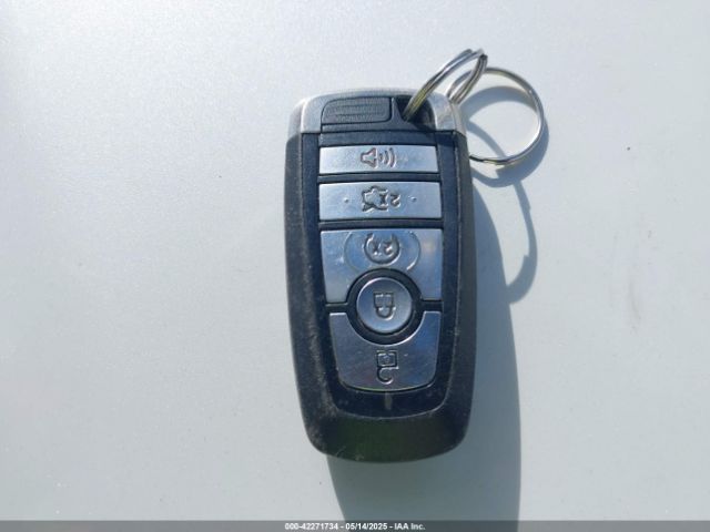 3FA6P0MU7KR220148 Ford Fusion Hybrid Sel