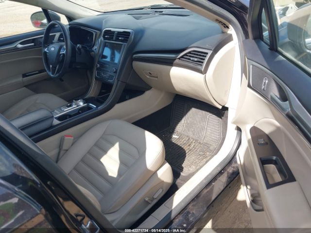 3FA6P0MU7KR220148 Ford Fusion Hybrid Sel