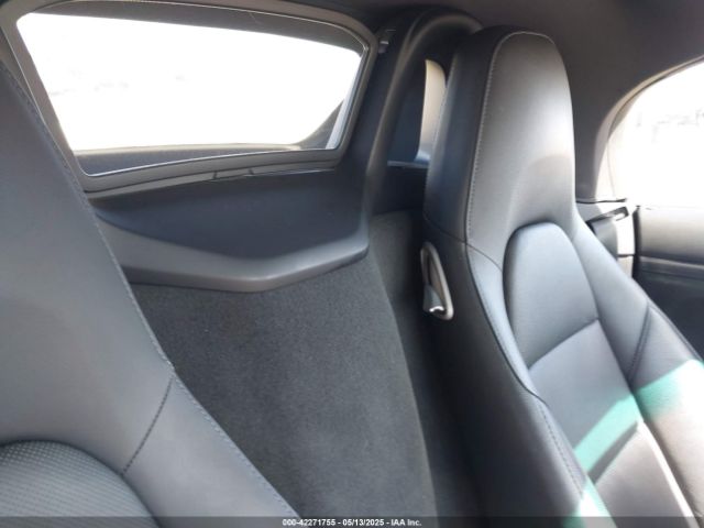 WP0CA2A8XMS210397 Porsche 718 Boxster T