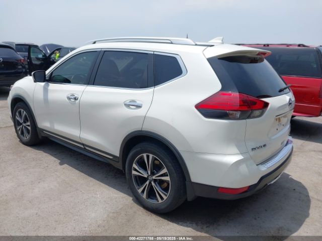 JN8AT2MT9HW404813 Nissan Rogue Sl