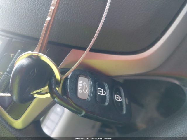 5NPD74LF8HH183358 Hyundai ELANTRA SE