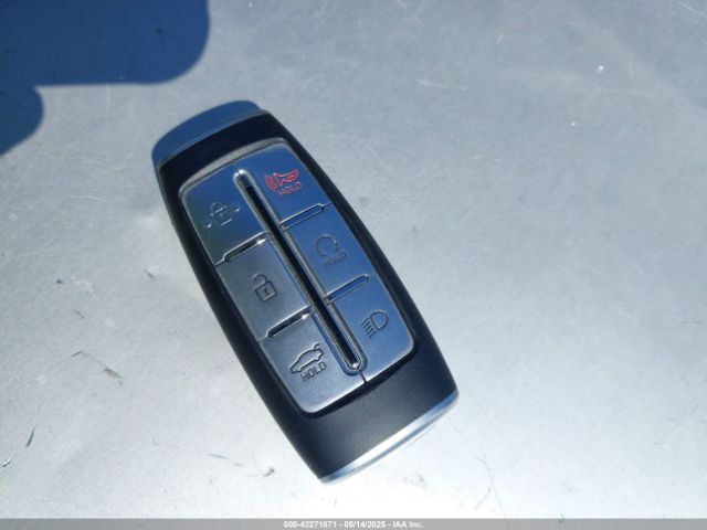 KMTG54TE2NU082023 Genesis G70 3.3t Rwd