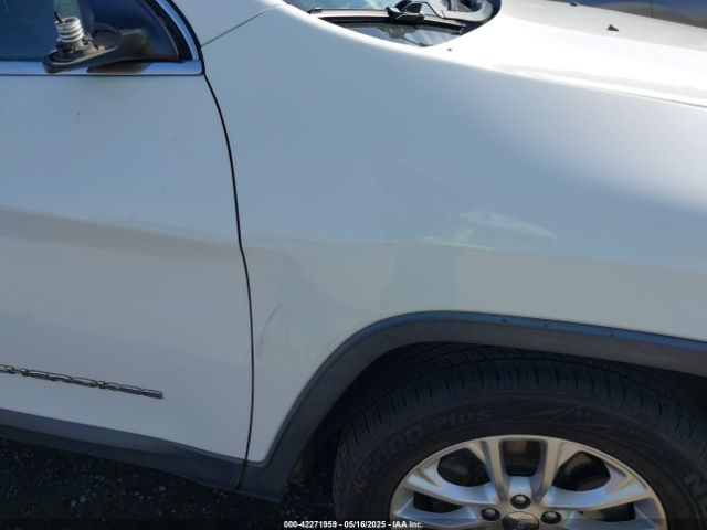 1C4PJLCB7FW732710 Jeep Cherokee Latitude