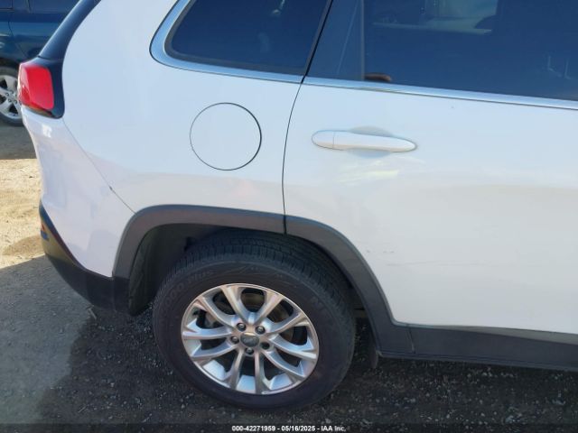 1C4PJLCB7FW732710 Jeep Cherokee Latitude