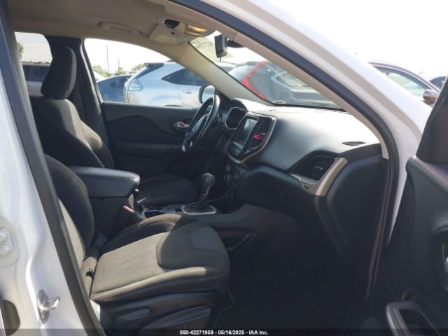 1C4PJLCB7FW732710 Jeep Cherokee Latitude