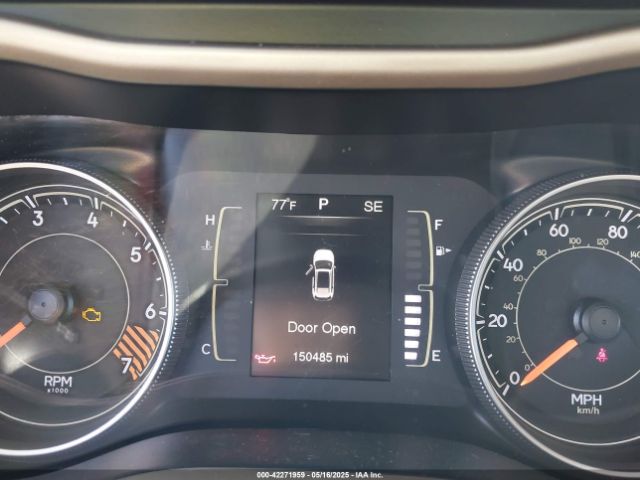 1C4PJLCB7FW732710 Jeep Cherokee Latitude
