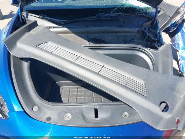 5YJYGDEF8MF267574 Tesla 2021