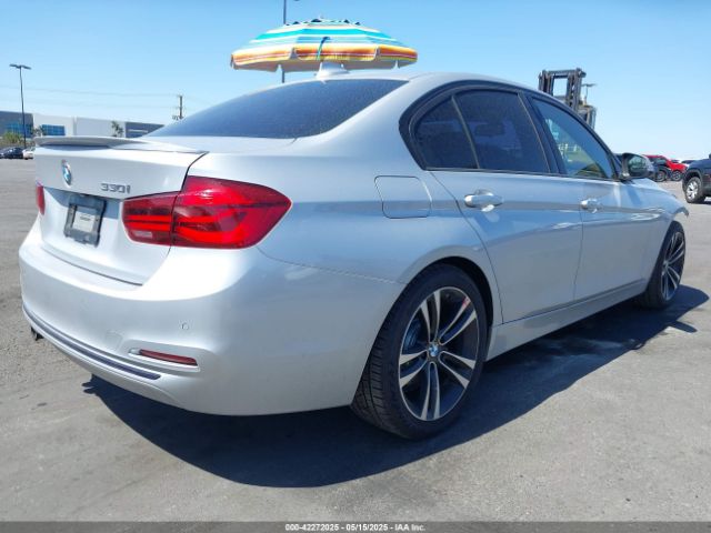 WBA8B9G57JNU96581 BMW 2018