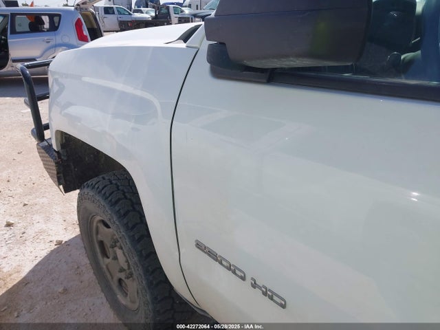1GC2KUEG3GZ174084 Chevrolet Silverado 2500hd Wt