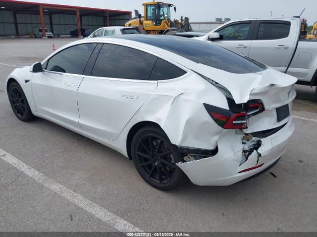 2019 TESLA MODEL 3 5YJ3E1EA0KF326701 Photo 2