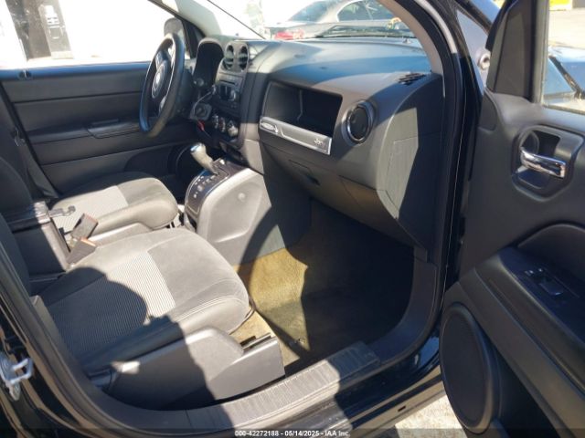 1C4NJCBA7GD648822 Jeep Compass Sport